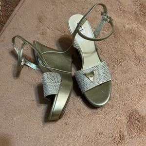Guess Woman’s Shoes Sandals Platform New Size 10 Gold With Rhinestones